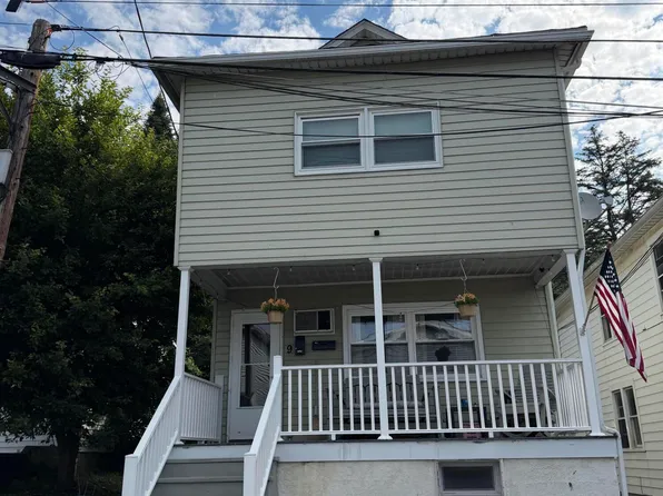 9 Adams St, Hanover Township, PA 18706