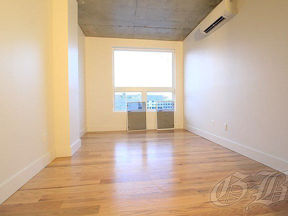 5th image of 240 Stagg St #4A