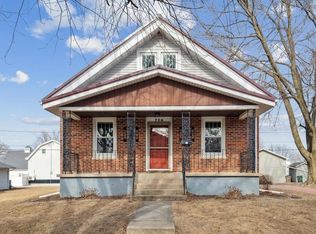 704 5th Ave SE, Dyersville, IA 52040