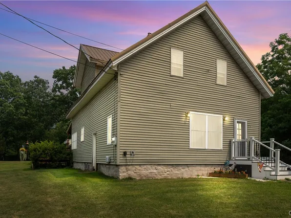218 S Main St, Naples, NY 14512