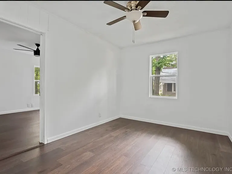 1000 Hugo St SE — Photo 3