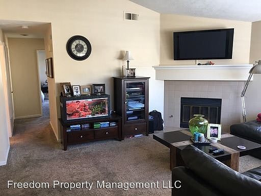 4th image of 341 Deerfield Ave #21