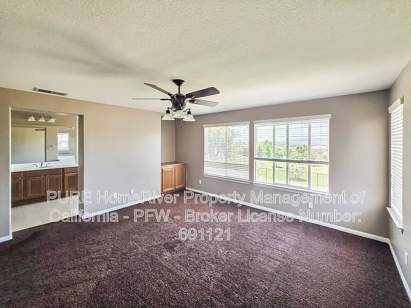 4 bed, 3.0 bath, 2803 sqft, $3,595 — Photo 4