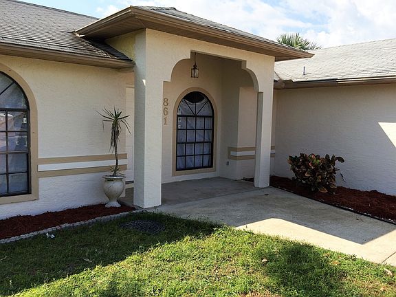 FRONT COVERED ENTRY