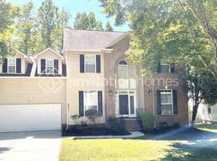 2517 Ashby Woods Dr, Matthews, NC 28105