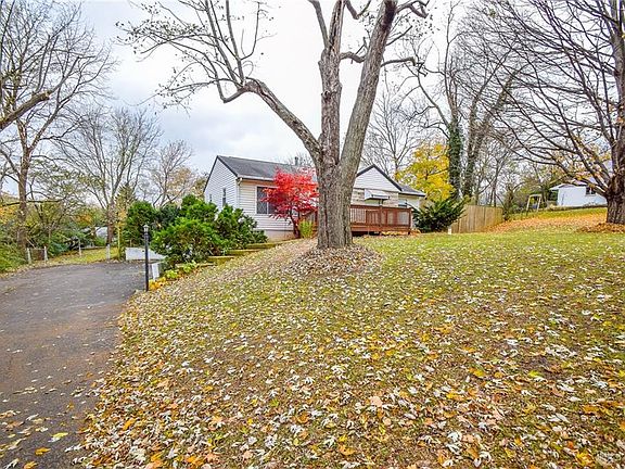 4th image of 2785 Valleyview Dr