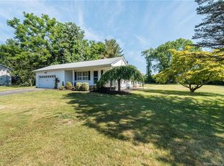 20 Caulkins Rd, Norwich, CT 06360