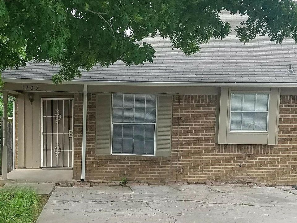 1st image of 1205 Wakefield Dr