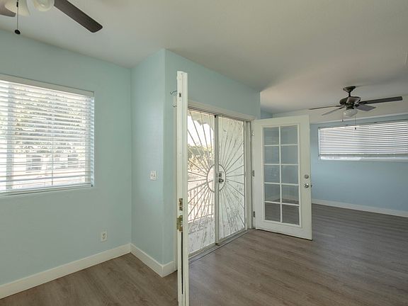 3rd image of 1901 E Clay Avenue