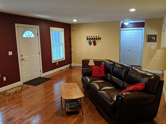 5th image of 2227 N Lakeshore Dr