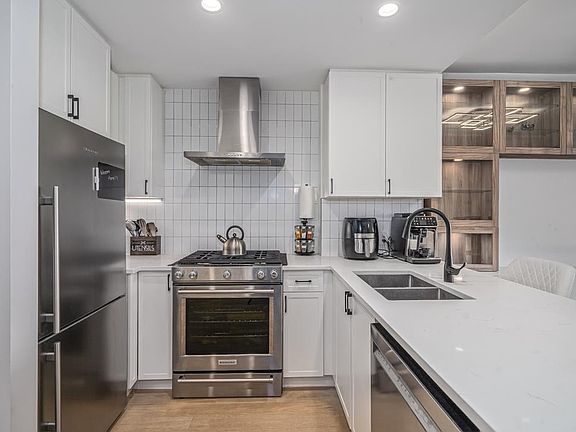 4th image of 22226 Brown Ave #303