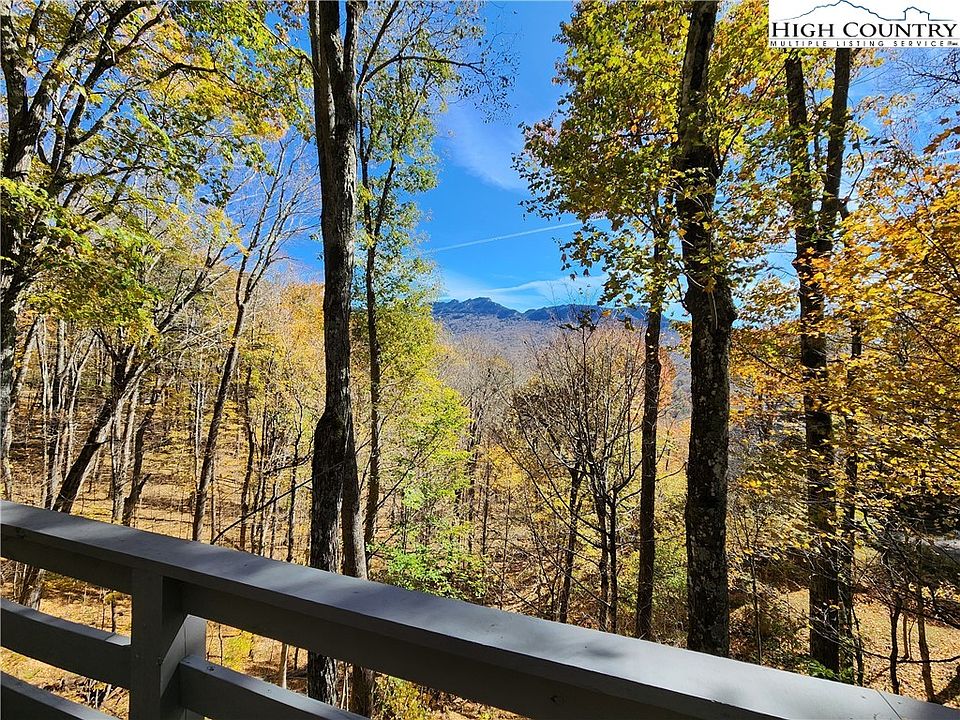 1st image of 304 Vista Trail