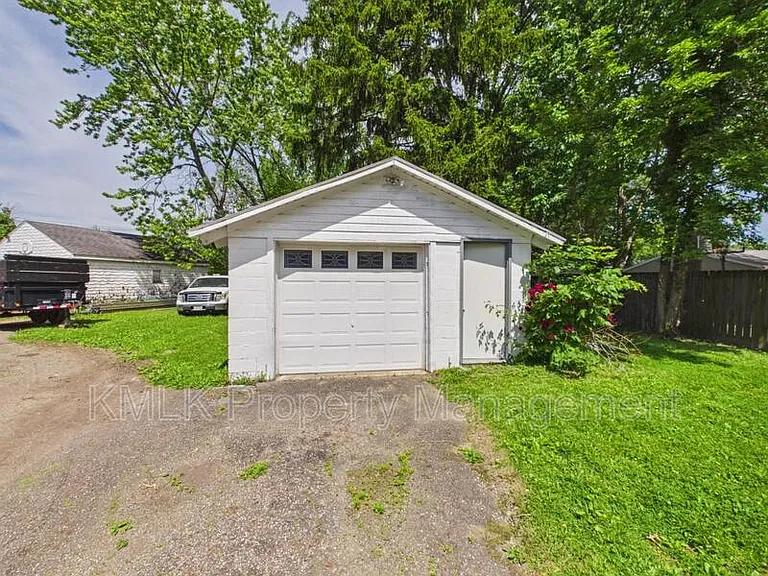 2899 Northland St — Photo 48