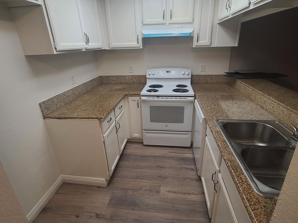 Village Grove Apartment Rentals Panorama City, CA Zillow