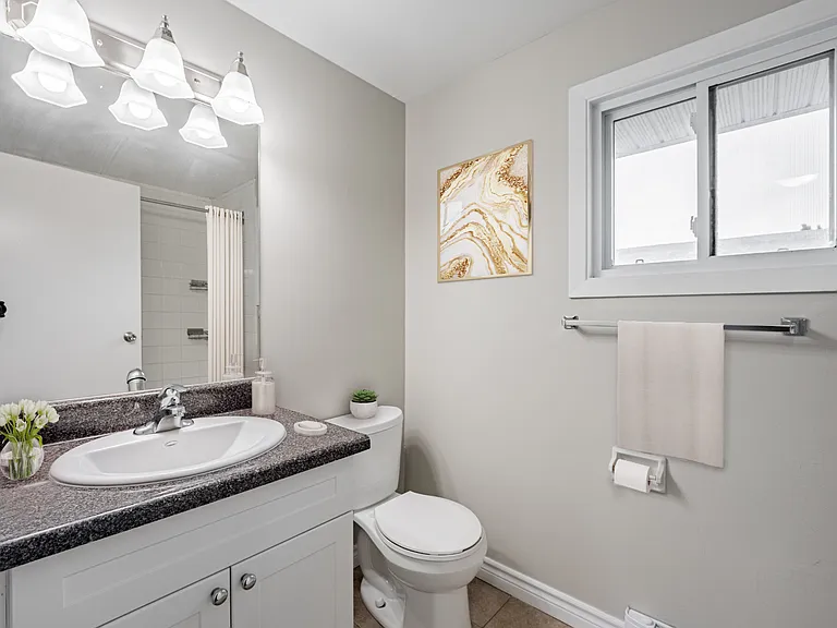 678 Upper Queen St #25 — Photo 7