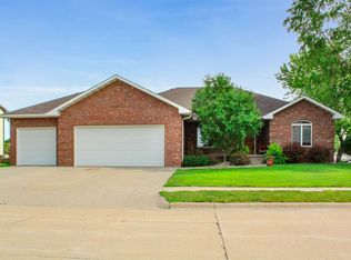 304 SE Calle Colombo St, Columbus, NE 68601