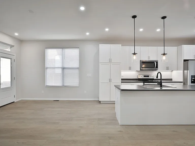 108 Hawkes Ave — Photo 3