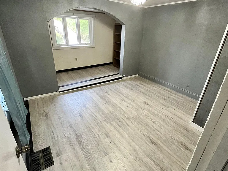 221 Luella Ave — Photo 10