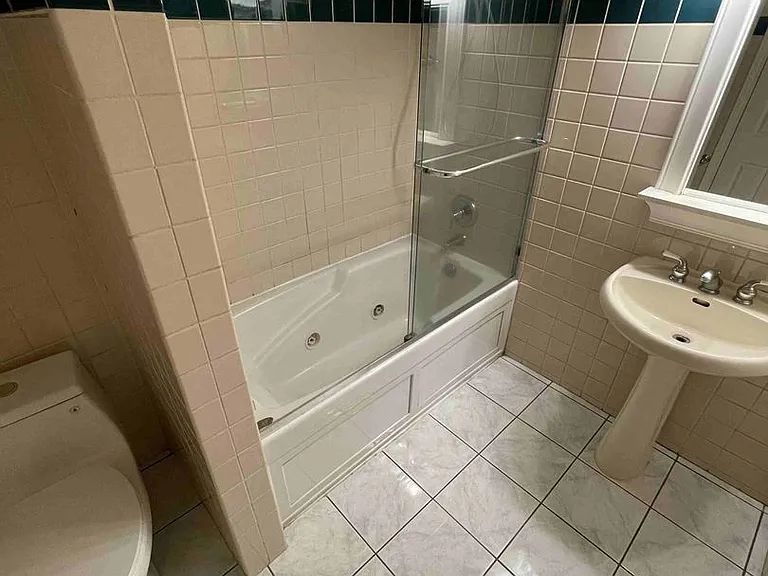 2946 S Beverly Dr — Photo 17