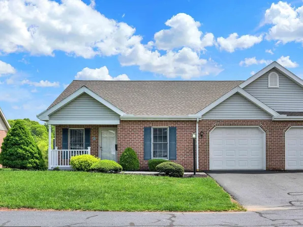24 Blue Mountain Vis, Mechanicsburg, PA 17050
