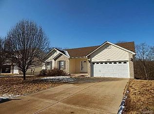 5721 Pebble Acres Dr, High Ridge, MO 63049