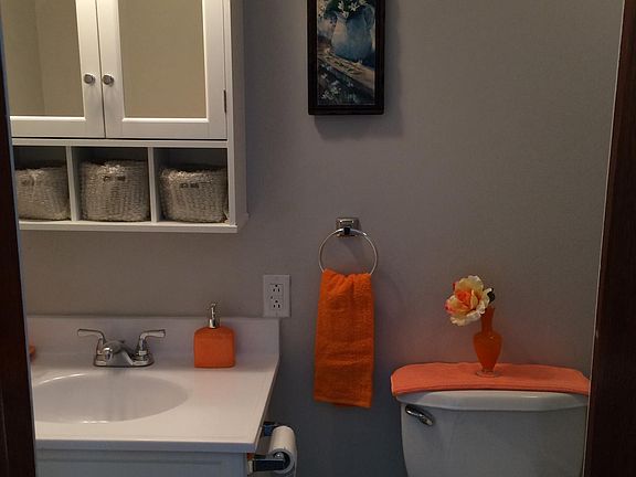1/2 Bath
