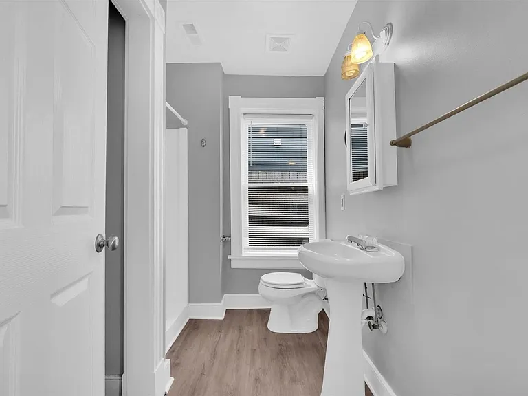 1834 Parkwood Ave — Photo 10