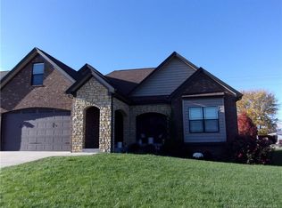 113 Finn Bridge Ct, Sellersburg, IN 47172