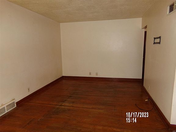 5th image of 9120 Jordan St
