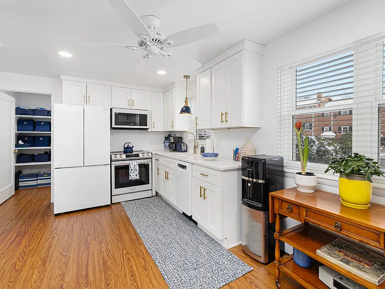 70 Carroll Ave #1009 — Photo 11