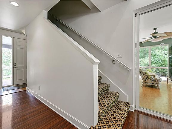 5th image of 52 G St