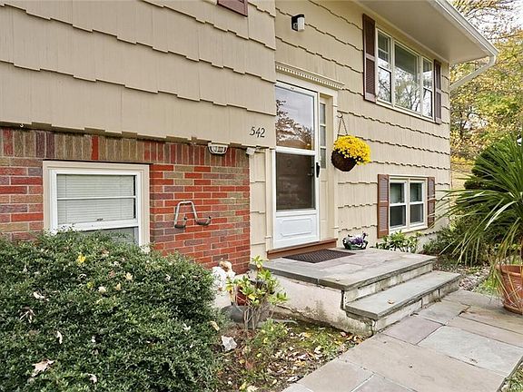 4th image of 542 Westfield Dr
