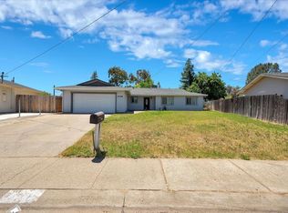2100 Virgilia Ln, Olivehurst, CA 95961