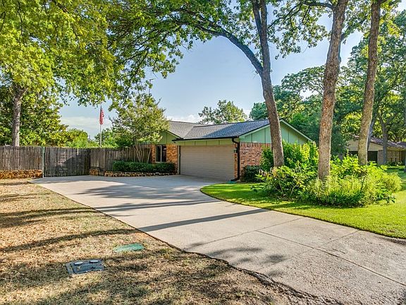 2nd image of 409 Brian Dr