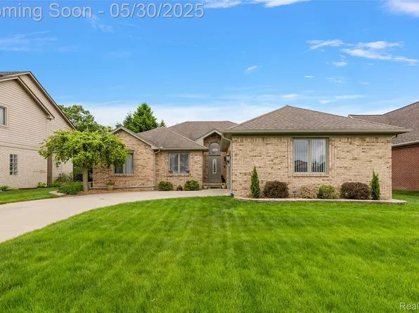 16106 Nathan Dr, Macomb, MI 48044