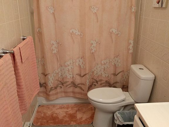 3rd image of 2070 Heritage Dr