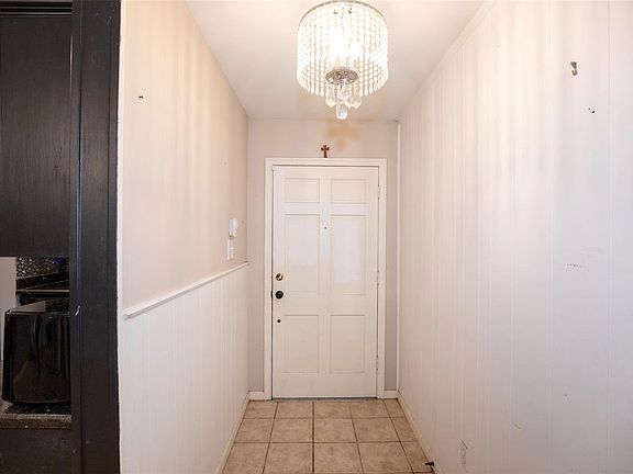 4th image of 5011 Encino Ct