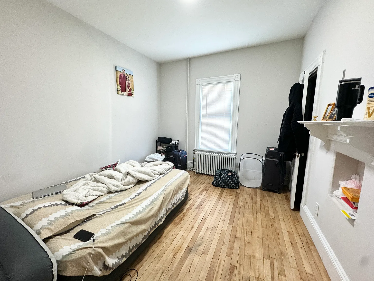 4 bed, 9999 sqft, $3,800 — Photo 4