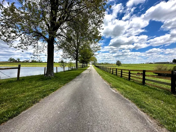 210 Glenn Rd, Paris, KY 40361