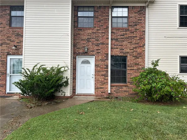1425 N Nashville Ave, Russellville, AR 72801