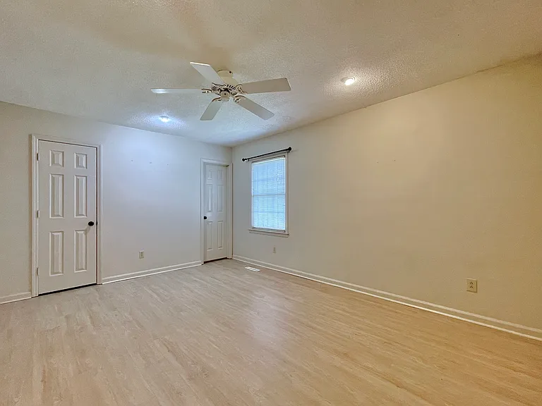 219 Green Lake Dr — Photo 21