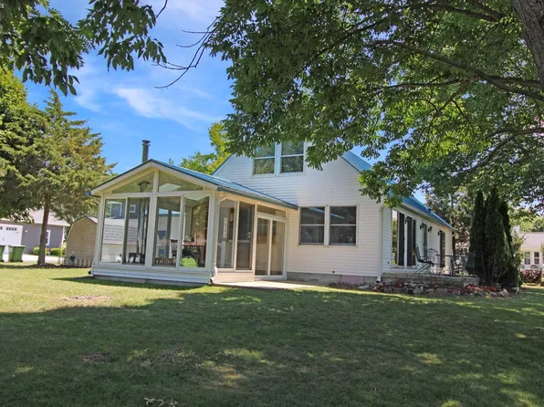 647 Park Ln, Lakeside Marblehead, OH 43440