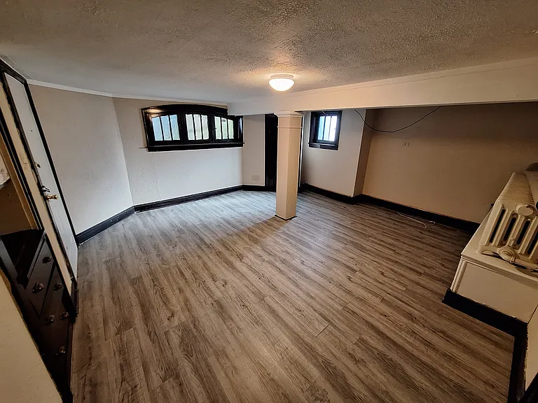 8720 S Loomis St — Photo 22