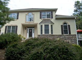 23 Young Ct, Chester, NJ 07930