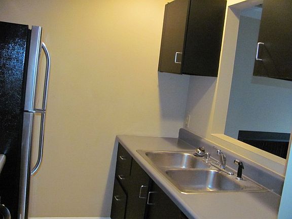 2nd image of 5355 Pershing Ave APT 1B