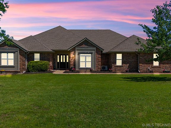 2nd image of 10255 E Rose Glen Dr