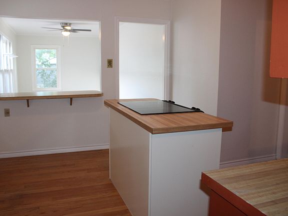 5th image of 2105 W Avenue K