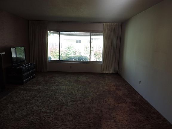 3rd image of 1171 Longcroft St
