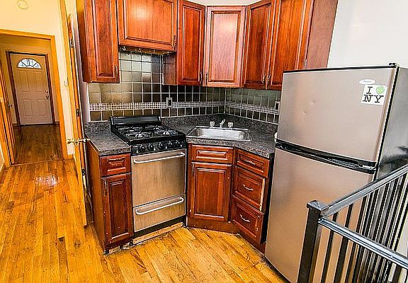 2nd image of 269 Melrose St APT 1L