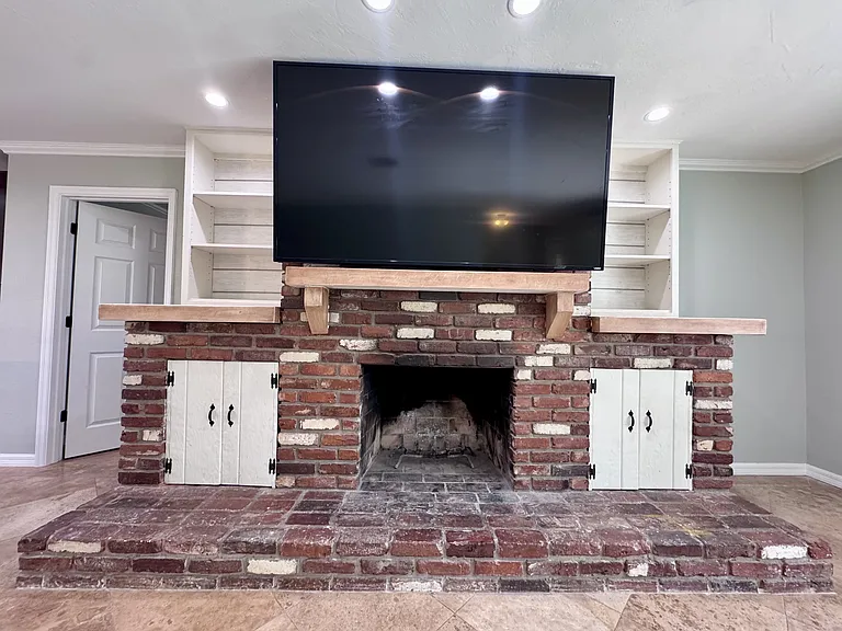 625 N Jackson Rd — Photo 7